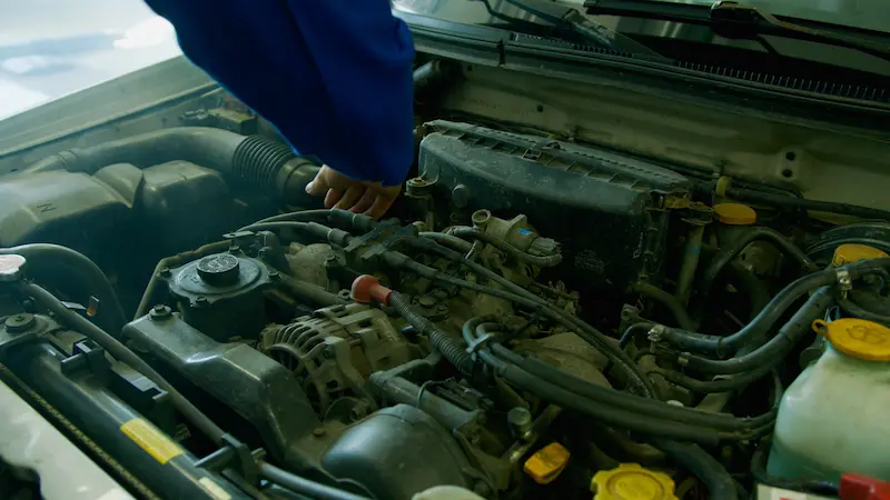 Mengganti dan merawat transmission cooler pada kendaraan Anda. Pelajari langkah-langkah penggantian, pentingnya cooler ini